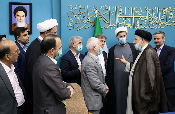 آیت‌الله رئیسی: دانشگاه محل گفت‌وگو درباره رخدادهای اخیر باشد