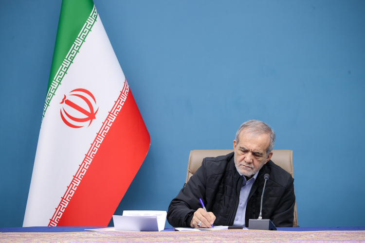 پیام تسلیت دکتر پزشکیان در پی شهادت حضرت آیتالله العظمی خامنهای رهبر عظیمالشا